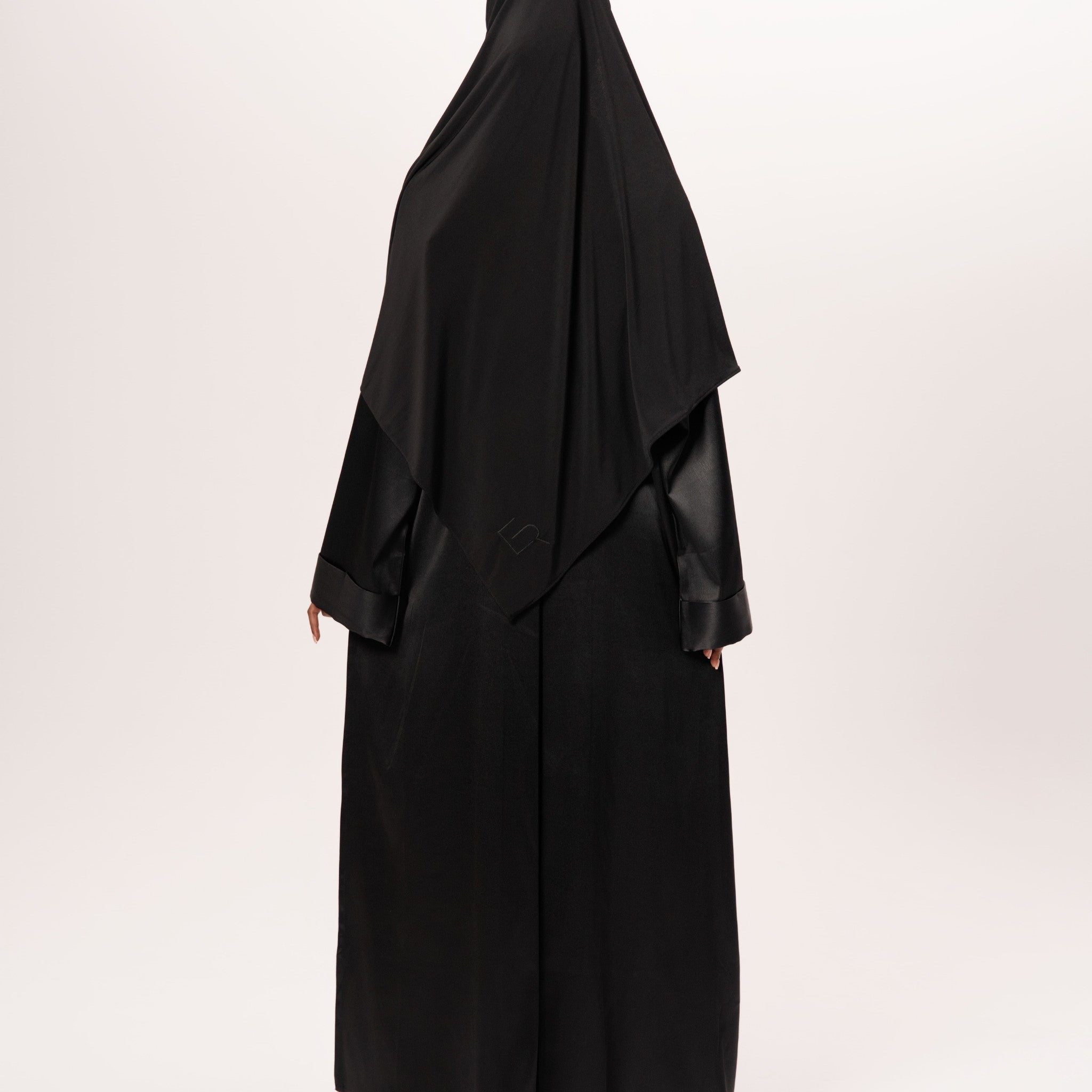 Foulard brodé noir
